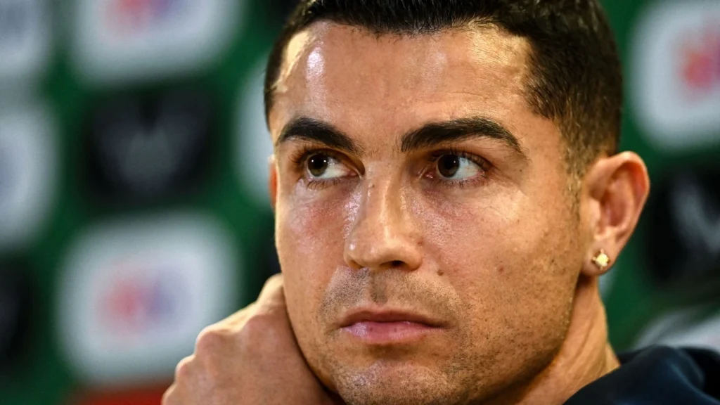 10 Pemain Bola Paling Ganteng di Dunia Dulu Hingga Sekarang